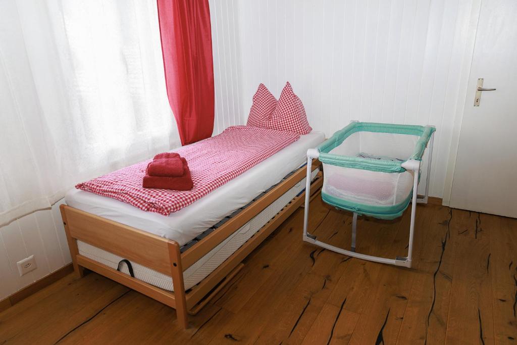 Postel nebo postele na pokoji v ubytování Charming Alpine Retreat By Apartments Capricorn