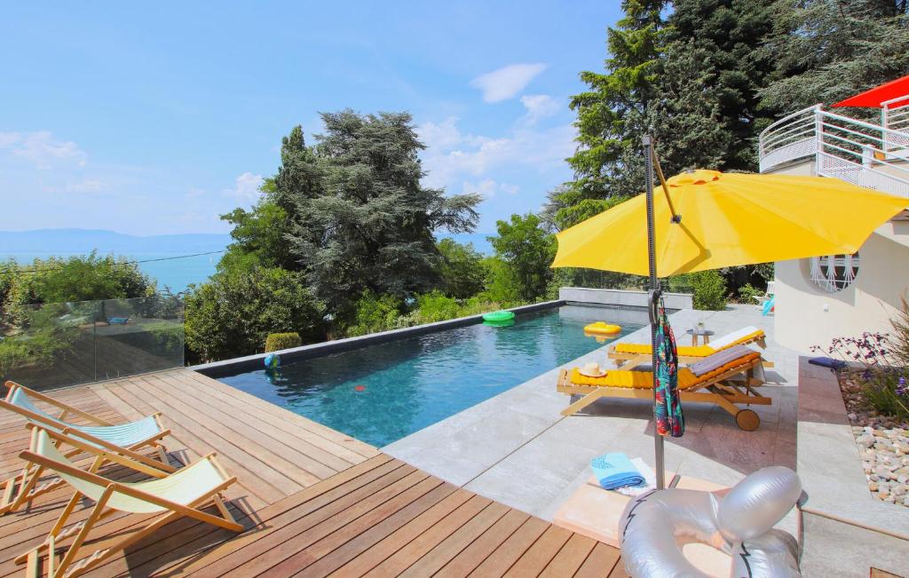 Πισίνα στο ή κοντά στο Lovely Home In Thonon Les Bains With Sauna