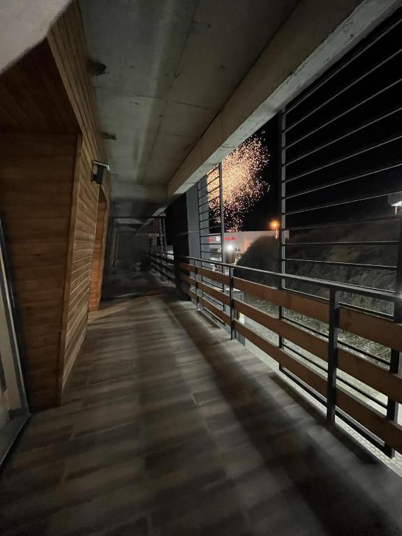 Fotografie z fotogalerie ubytování Walk to Ski Lift-1BR-Studio-Balcony-Parking v destinaci Gudauri