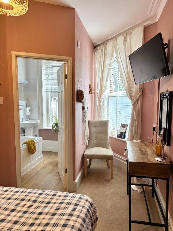 The Boho - 4 min walk to beach & town - Resim 4