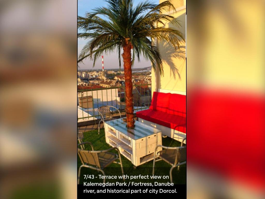 Un balcón o terraza en Penthouse Apartment Belgrade