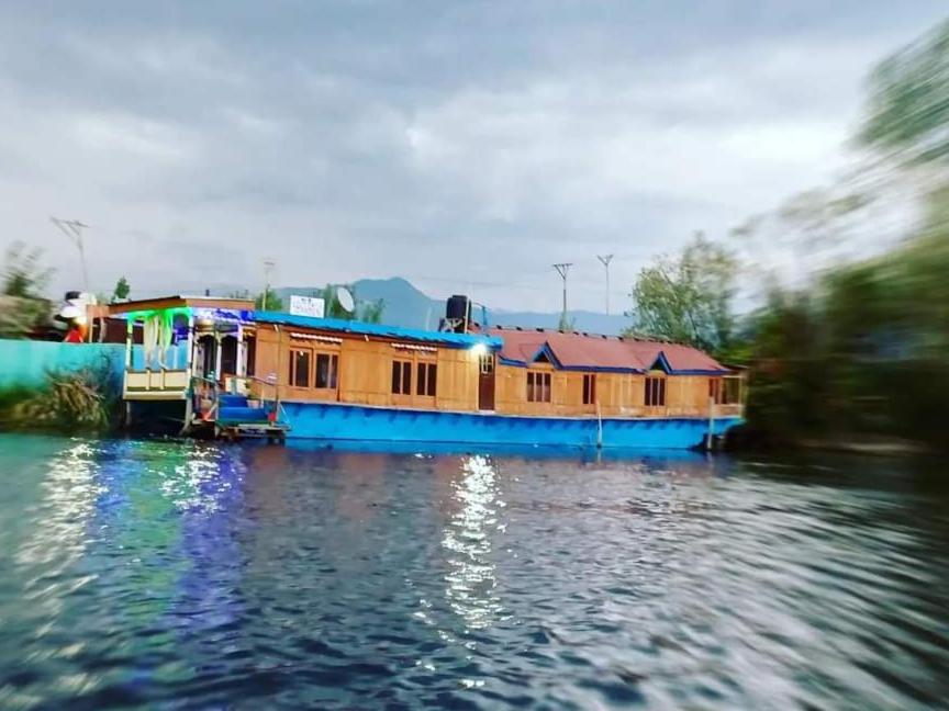 Výhled na řeku, která protéká v blízkosti bed and breakfast