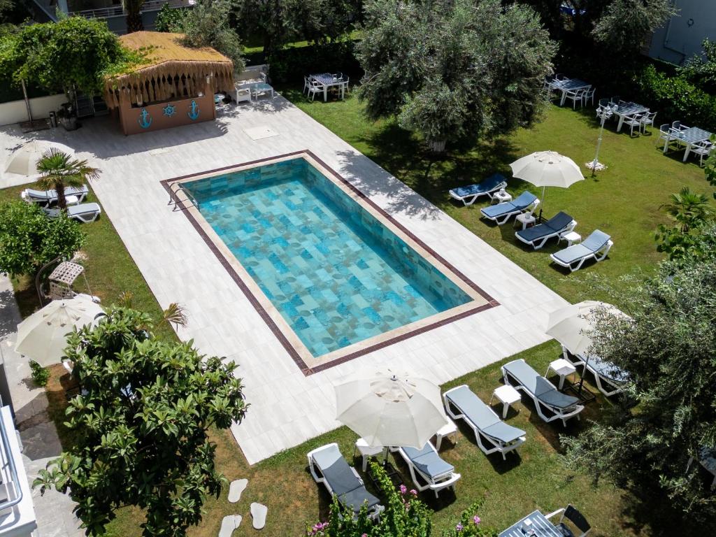 Bazén v ubytování Platanus Hotel Altınoluk nebo v jeho okolí