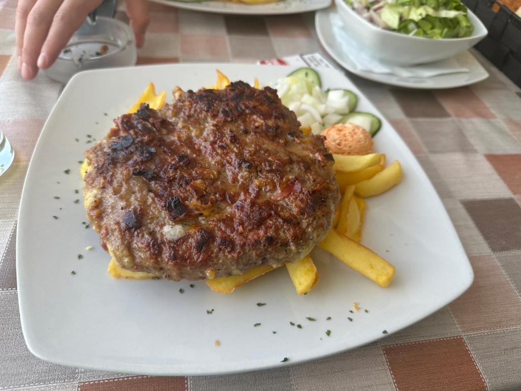 Jídlo v luxury tent nebo okolí