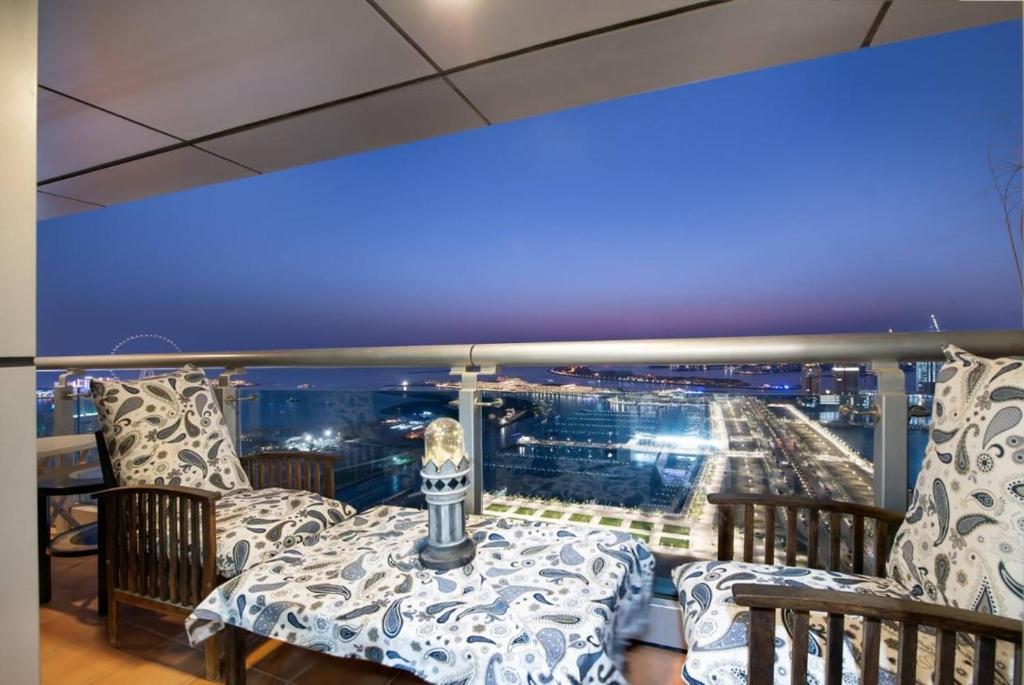 Fotografie z fotogalerie ubytování Look at My Sea View! 2BR Good for 4! v Dubaji