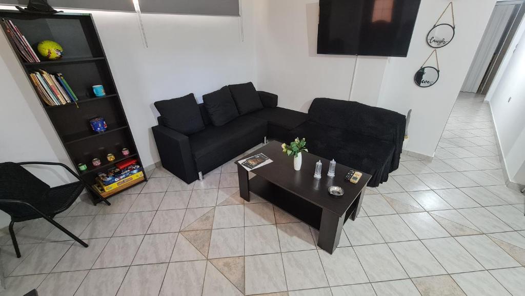 Χώρος καθιστικού στο George modern flat near Airport-Expo-Sea
