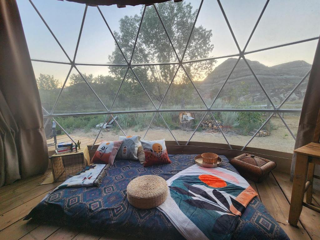 Nespecifikovaný výhled na hory nebo výhled na hory při pohledu z luxury tent
