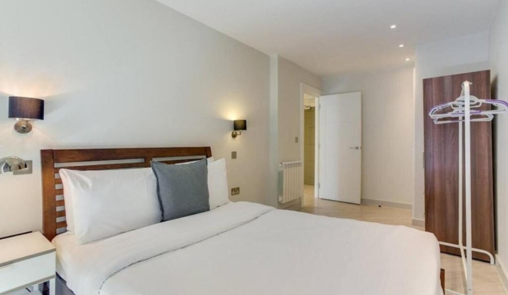 Apartment - Sleeps 2 - Near Tube Stn