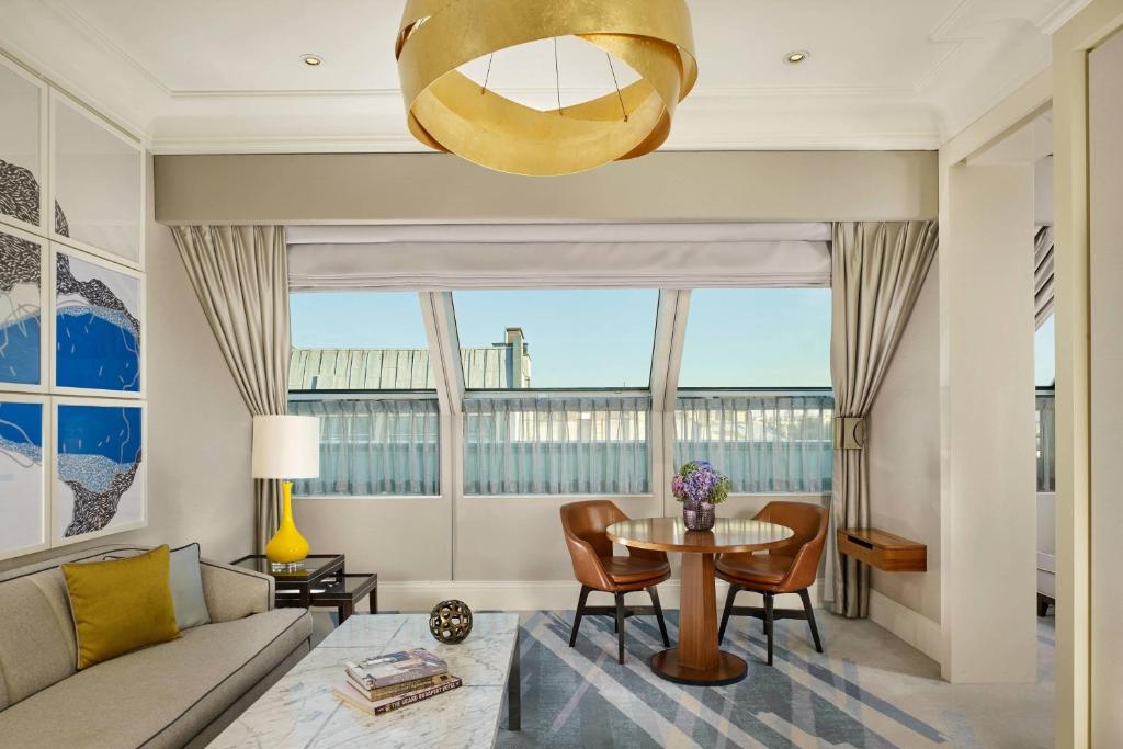 Posezení v ubytování Al Habtoor Palace Budapest, Preferred Hotels & Resorts