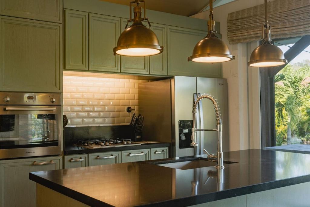 Cucina o angolo cottura di Villa Ceviche Home at the Heart of Venao