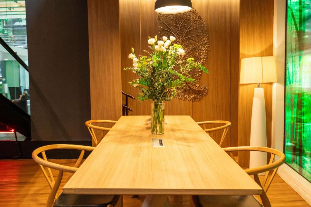 Park Plaza Bangkok Soi 18 - Resim 45