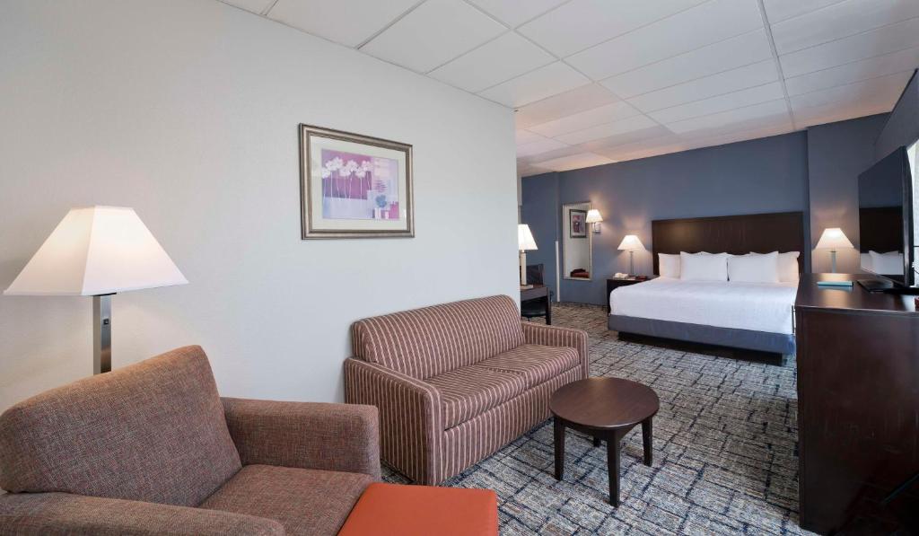 Best Western Plus Hotel & Conference Center photo