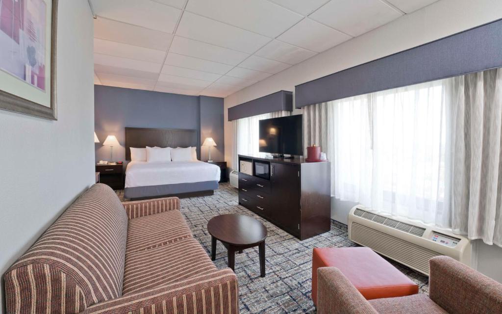 Best Western Plus Hotel & Conference Center photo