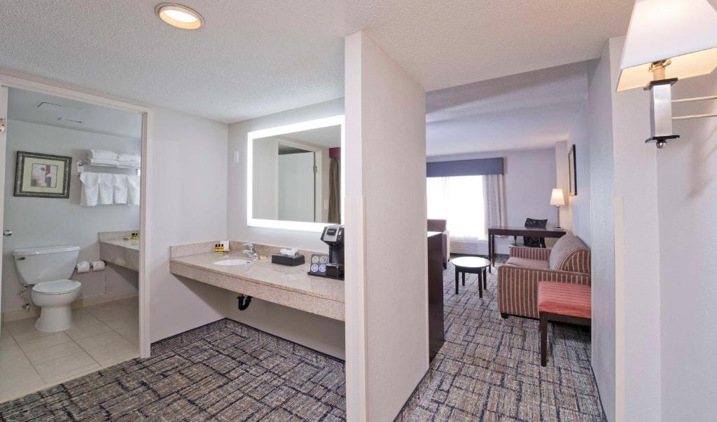 Best Western Plus Hotel & Conference Center photo