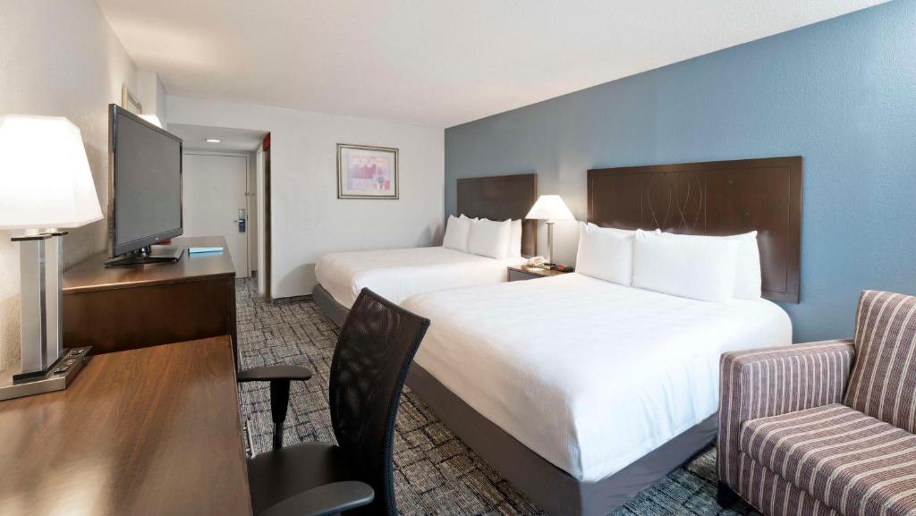 Best Western Plus Hotel & Conference Center photo