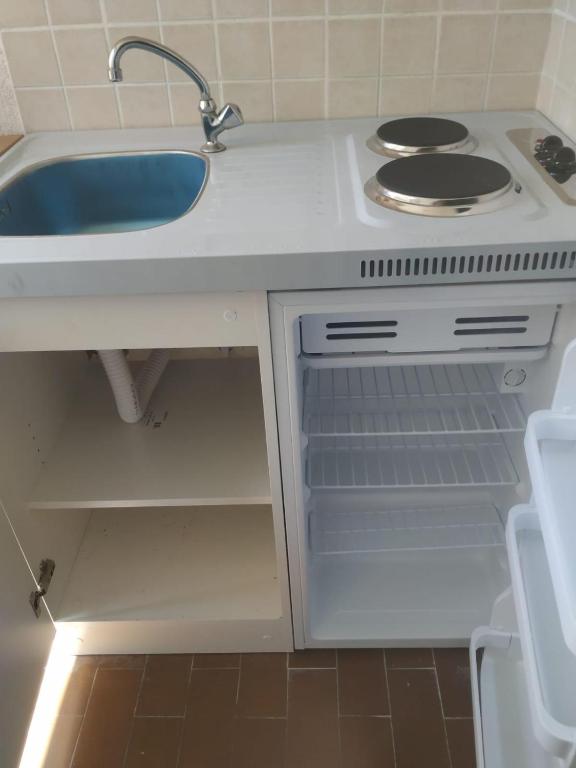 Kuchyň nebo kuchyňský kout v ubytování Apartments by the sea Igrane, Makarska - 5266