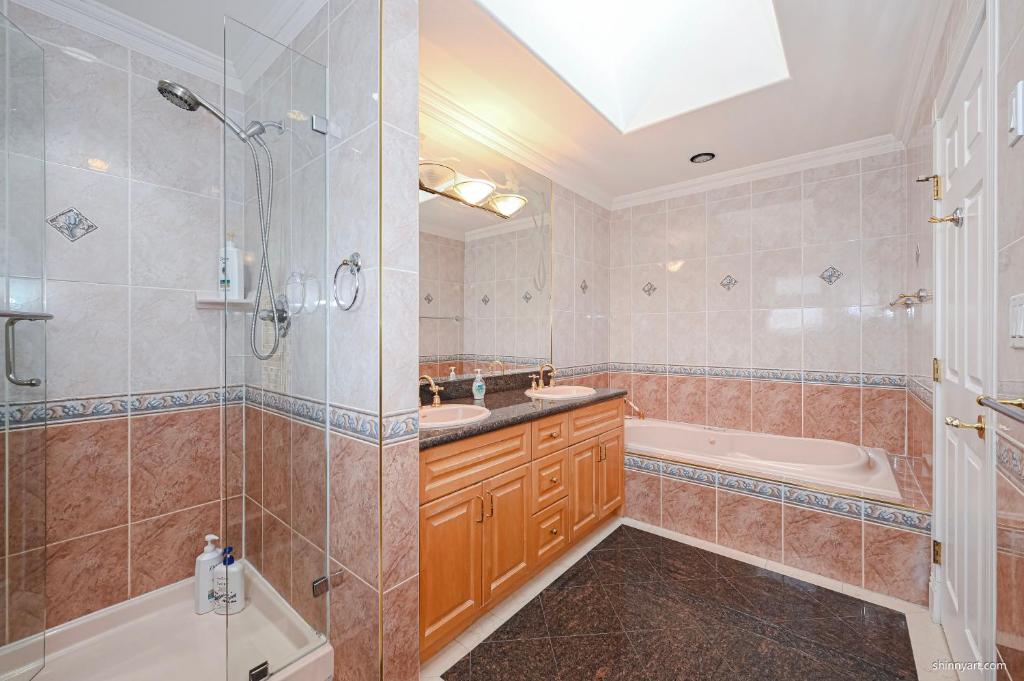 7 Bedrooms in the Heart of Vancouver - Resim 19