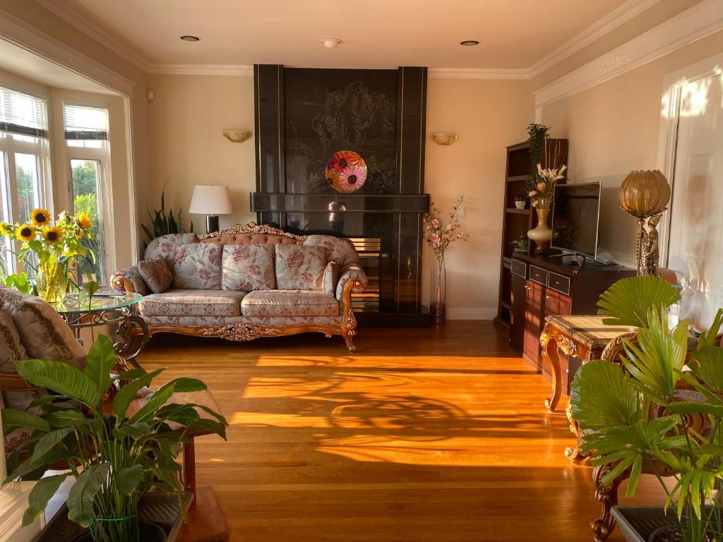 7 Bedrooms in the Heart of Vancouver - Resim 13