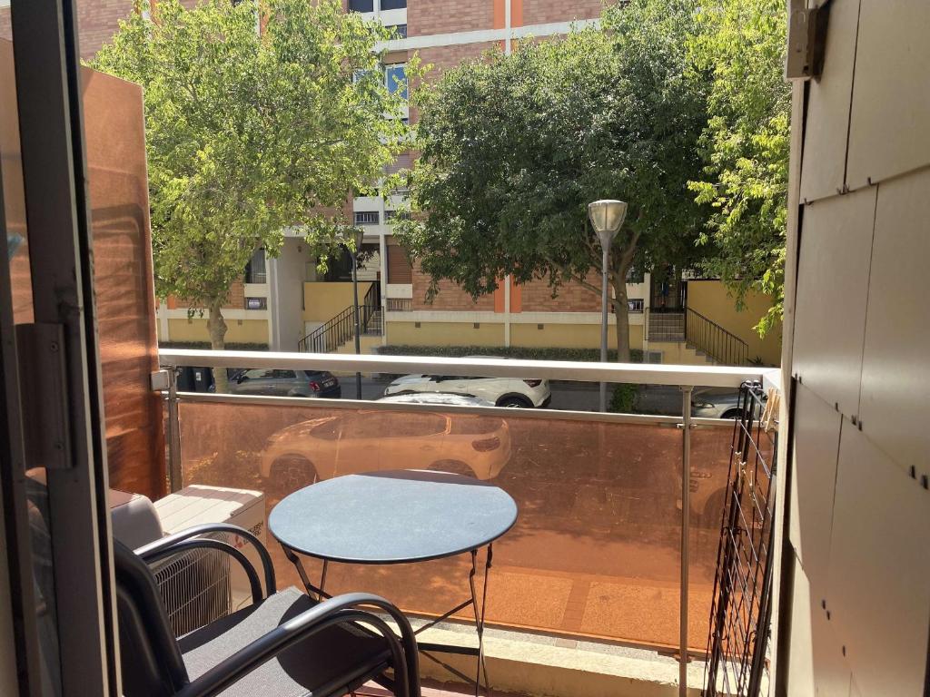 Photo de la galerie de l'établissement Studio cosy climatisé proche thermes à Balaruc-les-Bains avec balcon et lave-linge - FR-1-553-272, à Balaruc-les-Bains