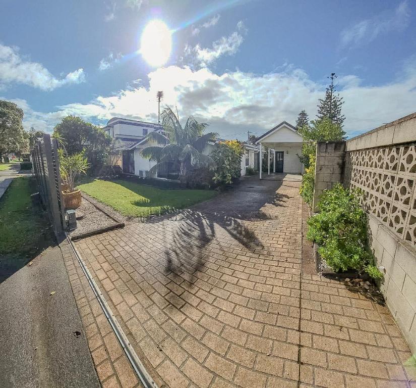 Sandy Toes Holiday Home Orewa - Vakantiehuis