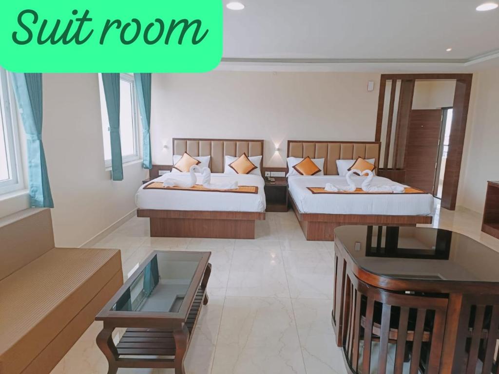 Postel nebo postele na pokoji v ubytování Ketti Heights Resorts