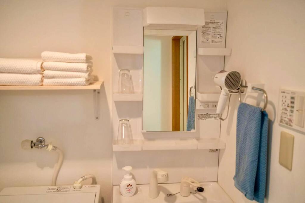 Kúpeľňa v ubytovaní 新宿一站5分钟-302-餐馆购物街-安静品质公寓-直达皇居秋叶原