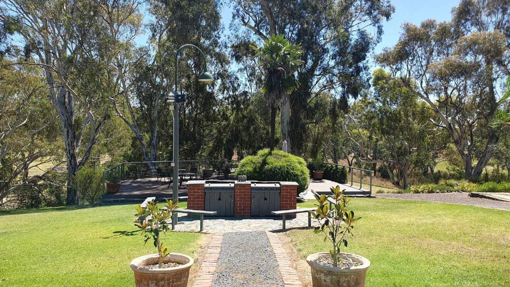 Κήπος έξω από το Avoca Cottages VICTORIA