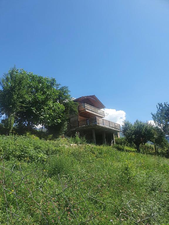 Budova, kde se vila nachází