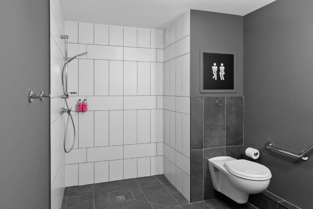 Un baño de Moxy La Ciotat