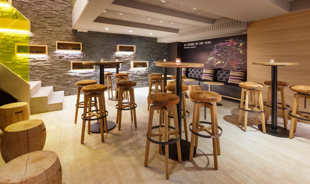 Swiss Wine by Fassbind - Resim 19