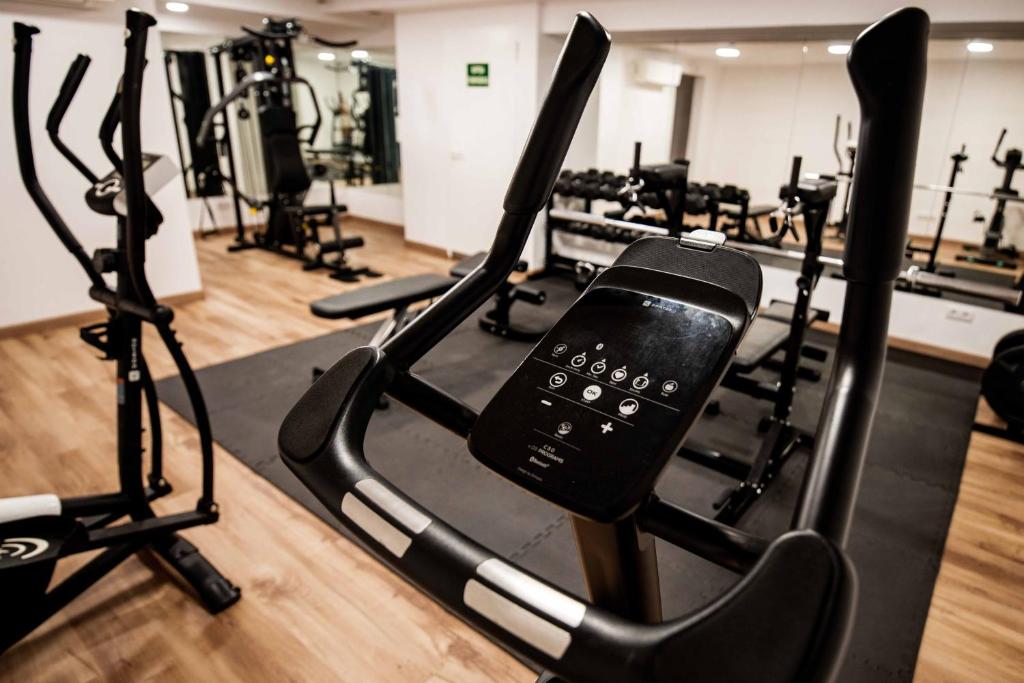 Fitness centrum a/nebo fitness zařízení v ubytování Hotel S'Agoita