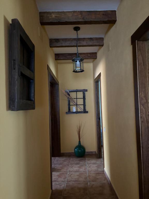 Televízia a/alebo spoločenská miestnosť v ubytovaní Casa Rural Las Nogueras