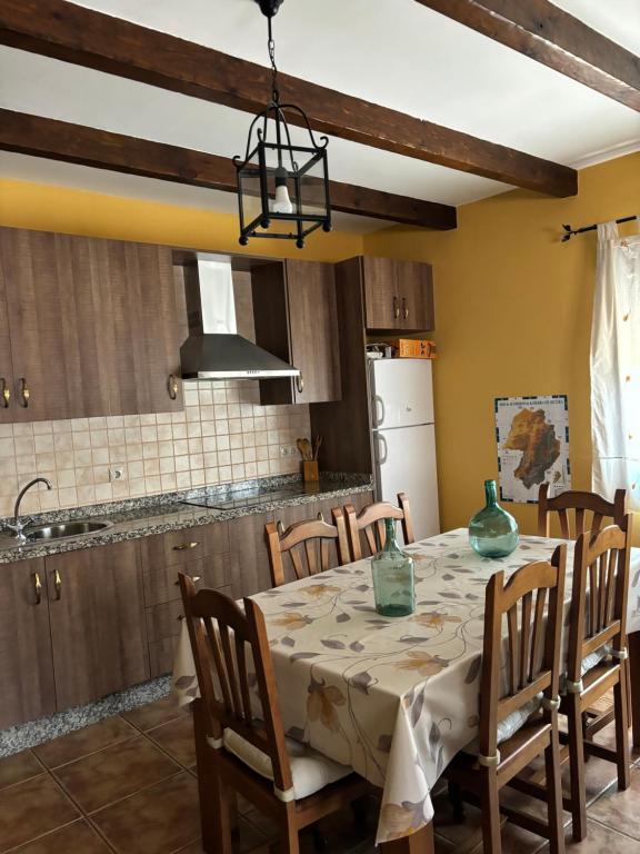 Kuchyňa alebo kuchynka v ubytovaní Casa Rural Las Nogueras