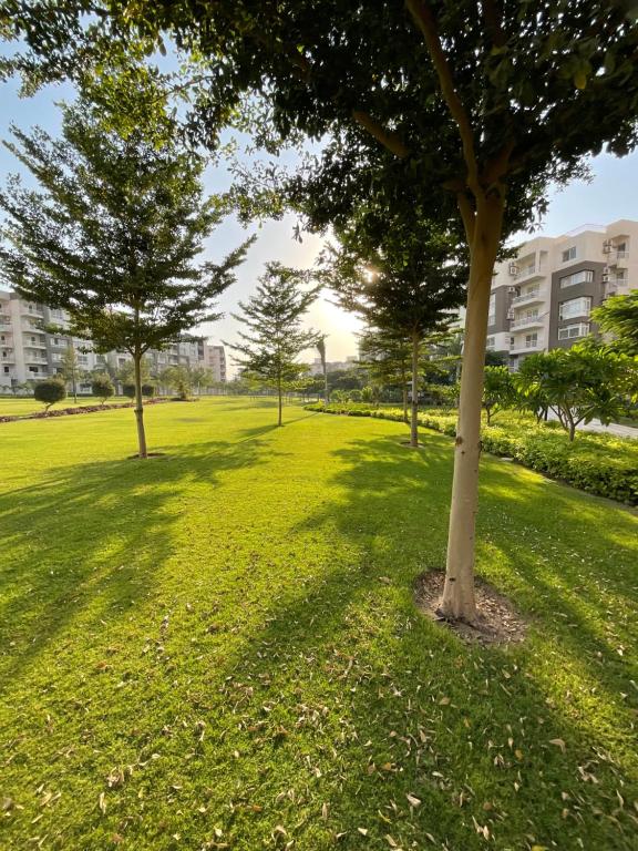 Zahrada ubytování Madinaty B12 Shared Apartment With Private Rooms - One minute from Mall - غرفة خاصة في شقة مشتركة