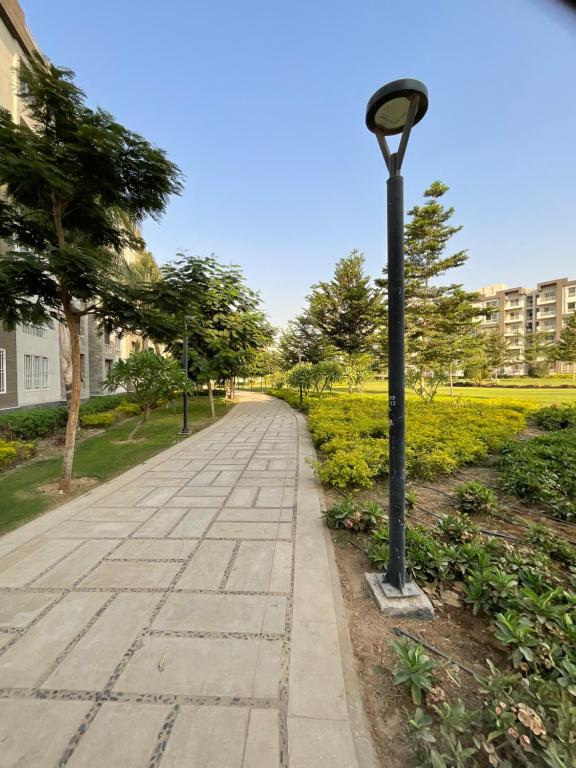 Zahrada ubytování Madinaty B12 Shared Apartment With Private Rooms - One minute from Mall - غرفة خاصة في شقة مشتركة