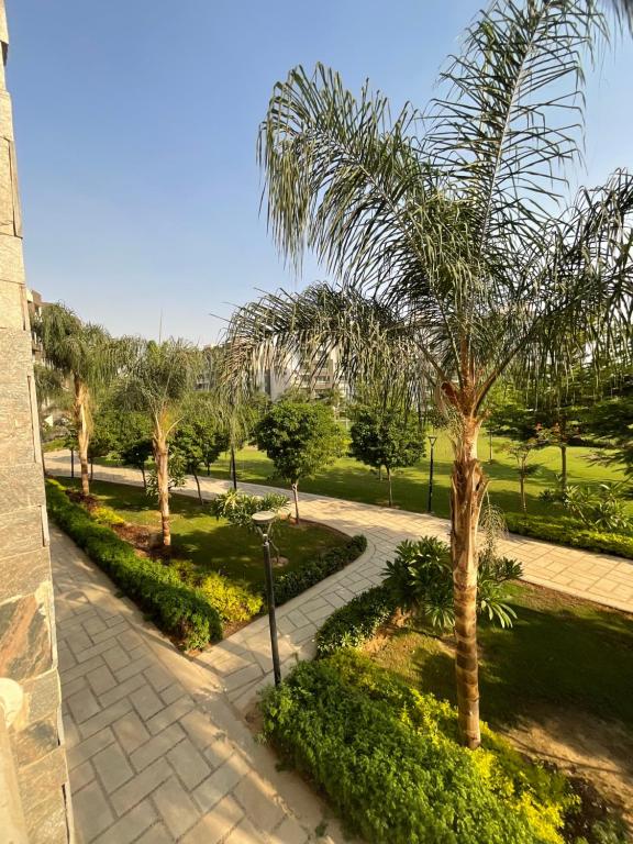 Zahrada ubytování Madinaty B12 Shared Apartment With Private Rooms - One minute from Mall - غرفة خاصة في شقة مشتركة