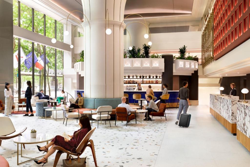 Posezení v ubytování Paris Marriott Rive Gauche Hotel & Conference Center