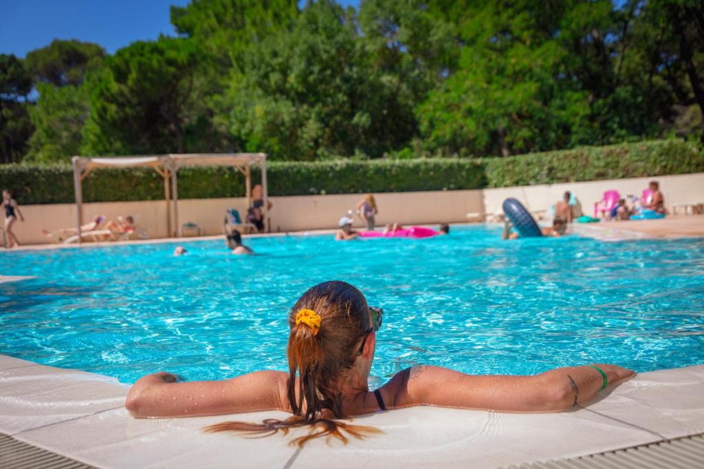 Bazén v ubytování Camping la Sousta**** nebo v jeho okolí