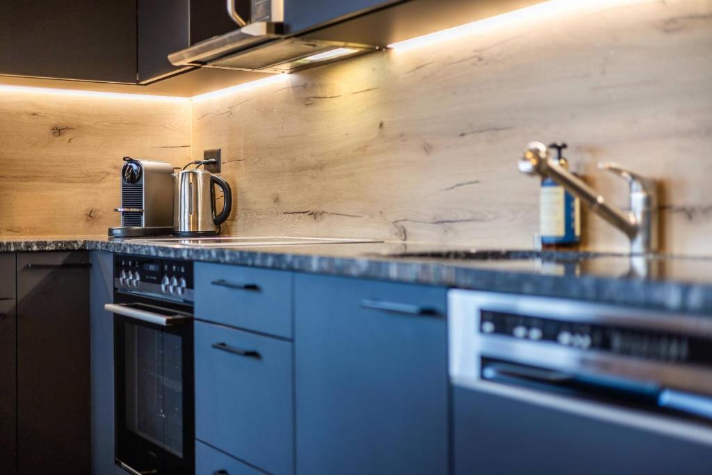 Domaine des Reines C1 - Swimming pool - Resim 11