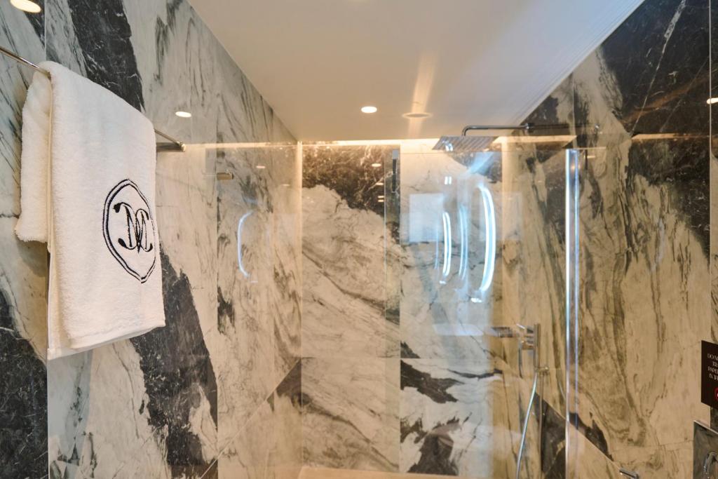 Monarco Executive Rooms - Resim 36