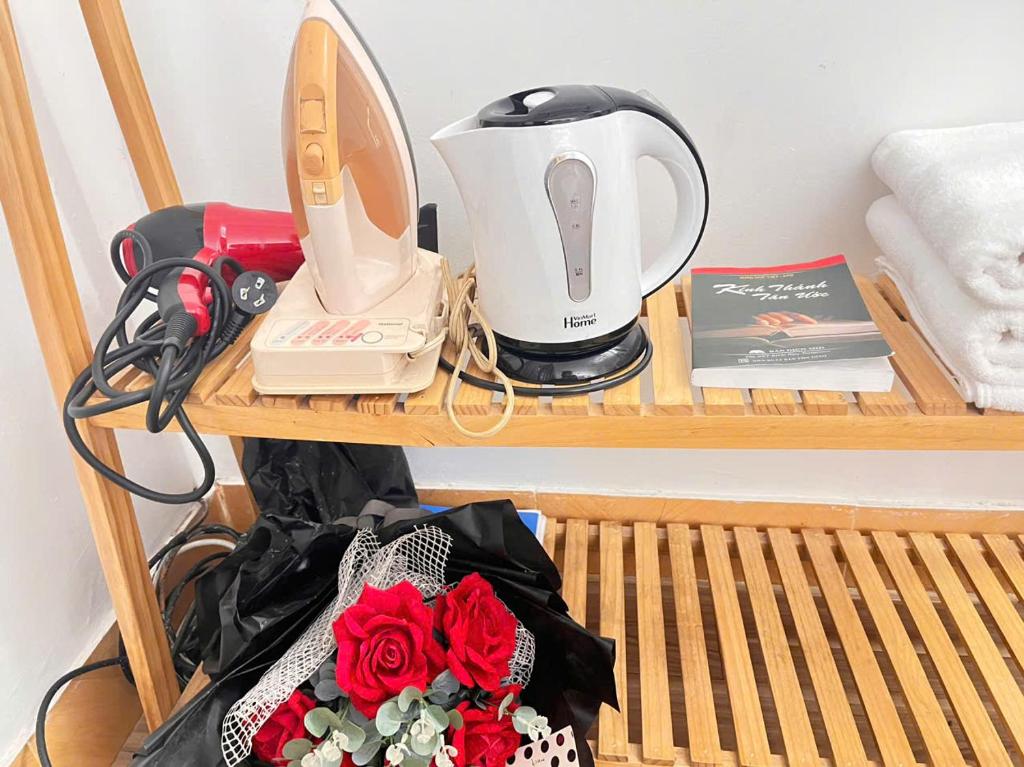 Příslušenství pro přípravu čaje a kávy v ubytování fortuna homestay