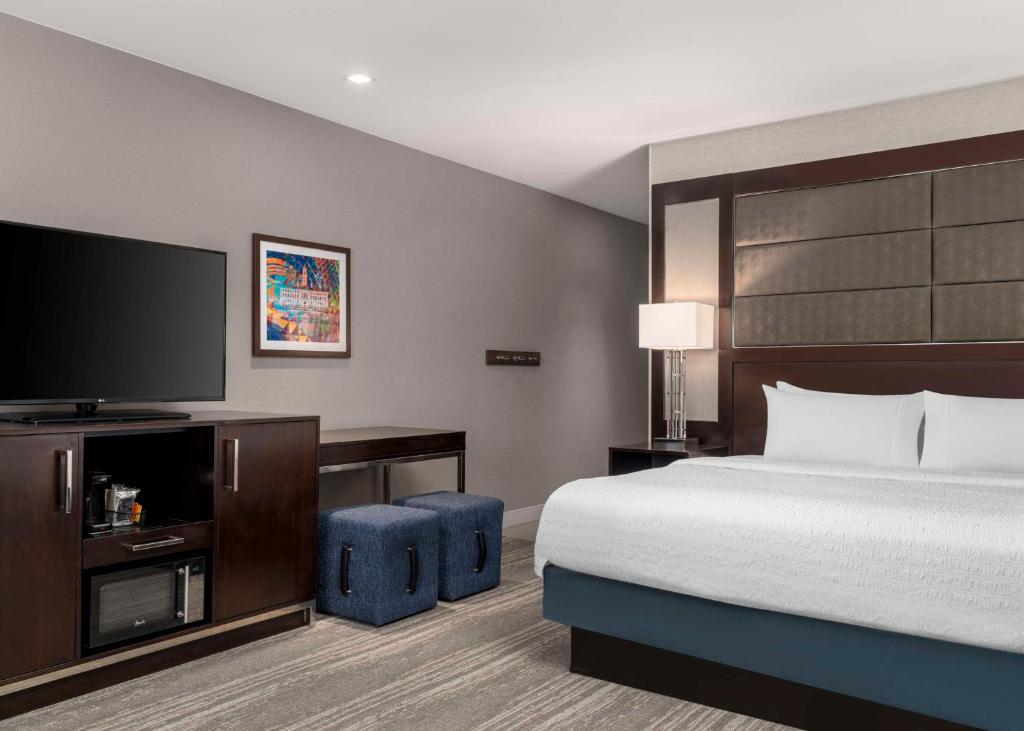 Hampton Inn & Suites-Worcester, MA photo