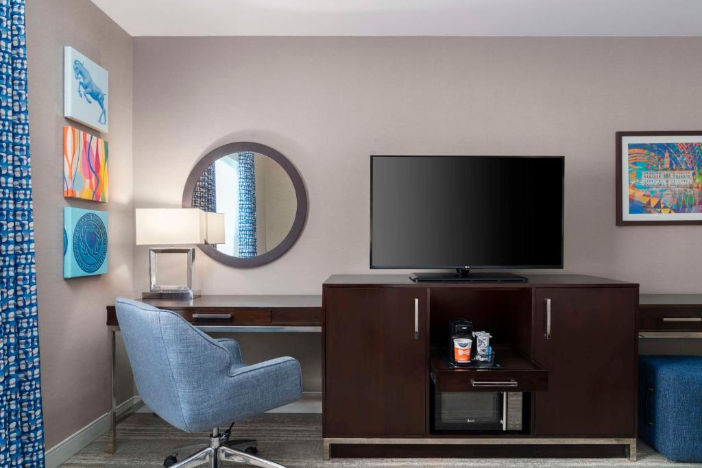 Hampton Inn & Suites-Worcester, MA - Habitación Con Cama Extragrande - No Fumadores