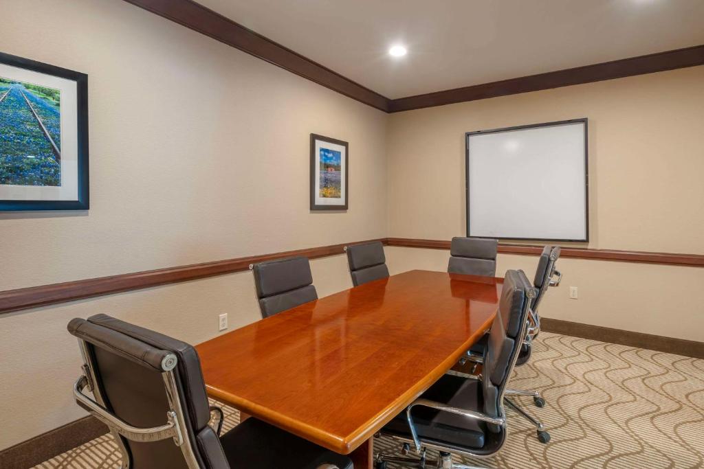 Konferenční prostory v ubytování Comfort Suites McKinney-Allen