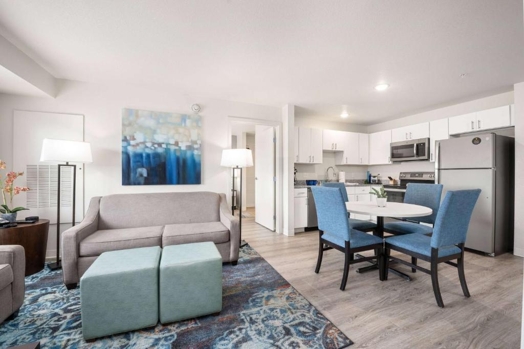 WaterWalk Extended Stay by Wyndham Minneapolis - Plymouth photo
