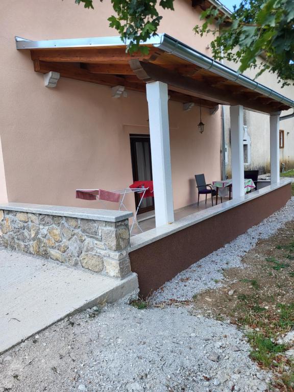 Budynek, w którym mieści się apartament