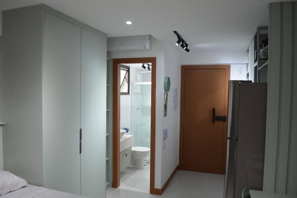 Ένα μπάνιο στο Studio ZN Barra 400m da Praia