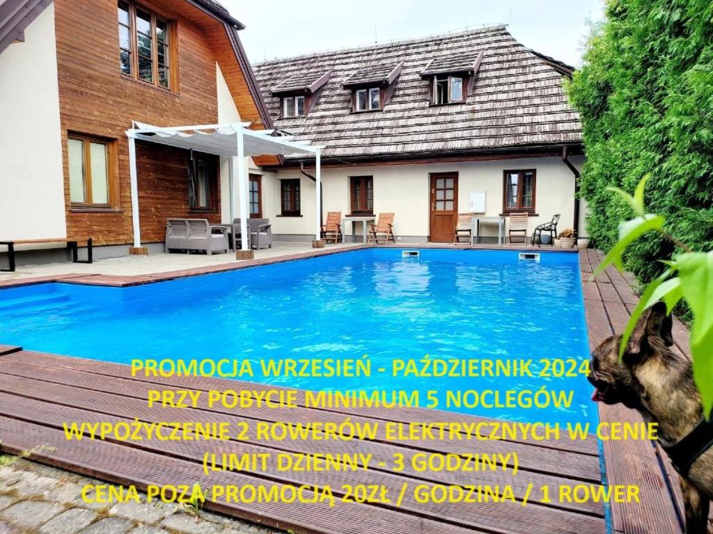 Bazén v ubytovaní 4 pokoje KD alebo v jeho blízkosti