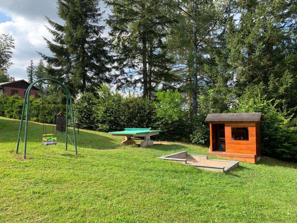 Zahrada ubytování Chaty Nad Koupalištěm