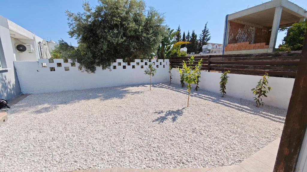 Zahrada ubytování Kamares Larnaca modern 1 bedroom house